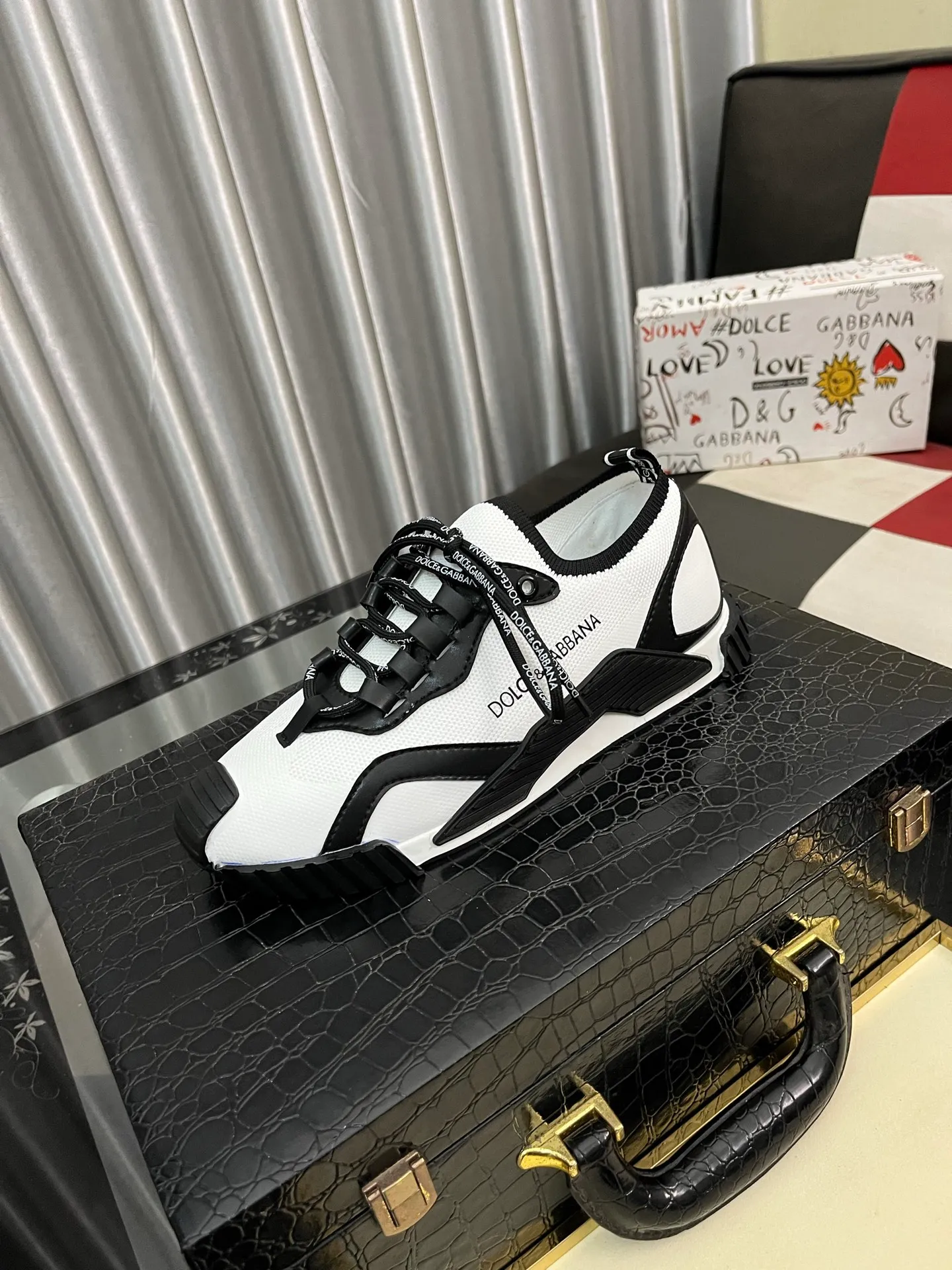 Men's Men's Shoes💰420⌚️⌚️Dolce&Gabbana••DG✔️Men's Sports•Casual Shoes. Original goods from top counters. Original imported cowhide, multi-material splicing design ➕Imported cowhide lining, cowhide feet ➕Original TPR elastic outsole. Size: 35-46